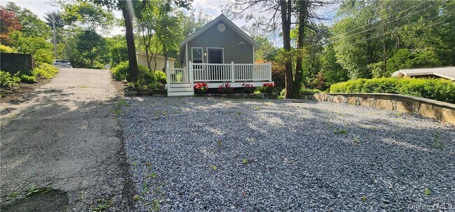 Building Photo - 11 Curry Rd