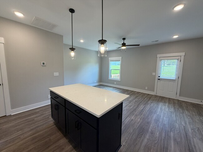 Building Photo - 504 Jonathan Wade Cir