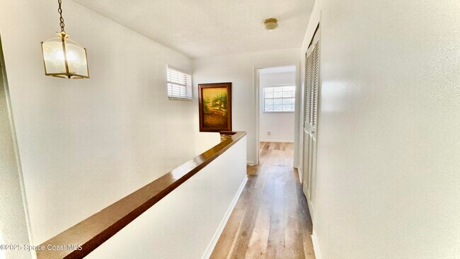 Building Photo - 274 Queens Ct