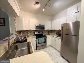 Building Photo - 4561 Strutfield Ln