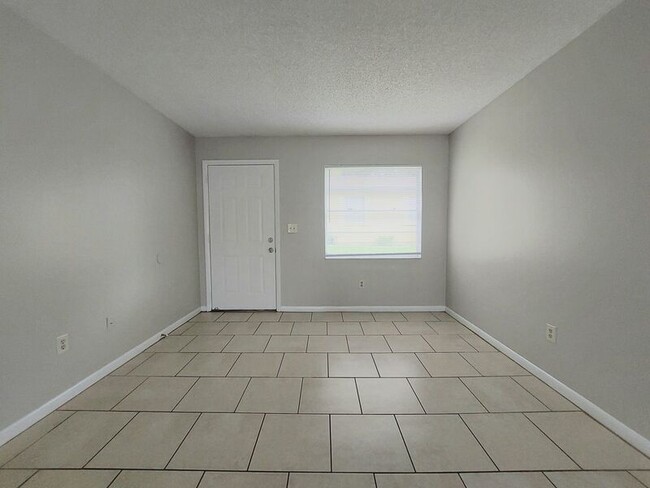 Building Photo - 124 Rebecca Ln