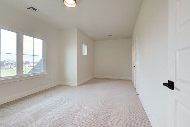 Building Photo - 2101 Dax Ln