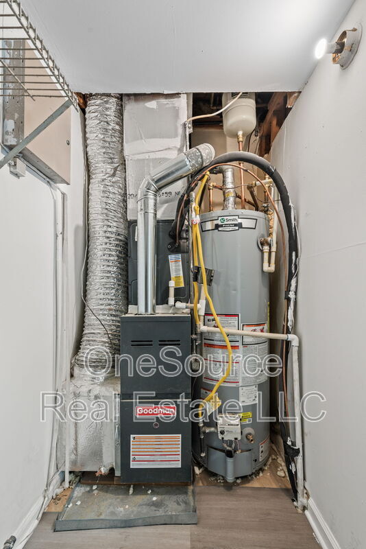 Building Photo - 3606 N Hopkins Ct