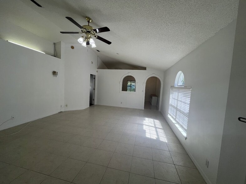 Building Photo - 11483 Kimberly Forest Dr