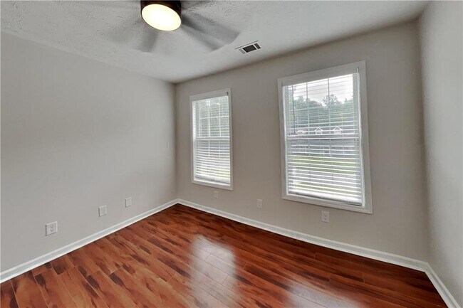 Building Photo - 7318 Coral Lake Dr