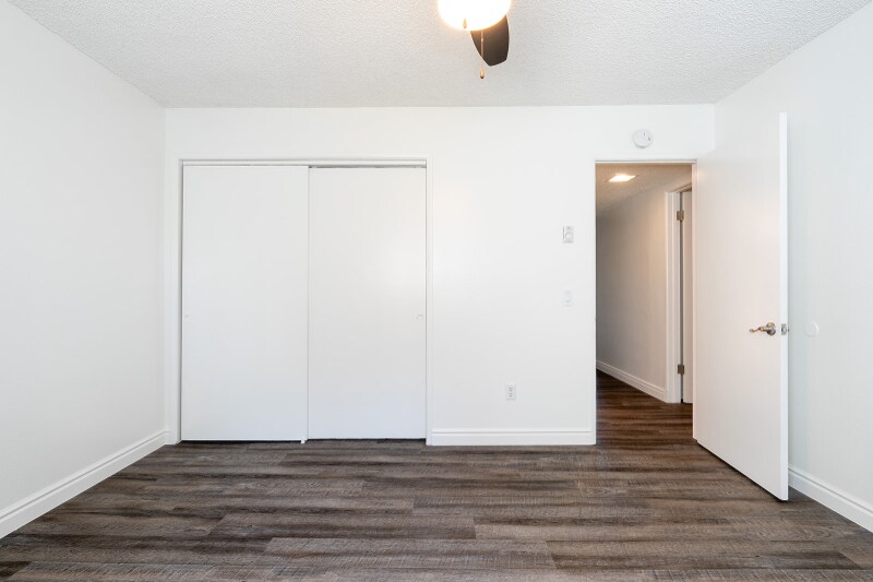 Building Photo - 1050 Meadow Lake Dr