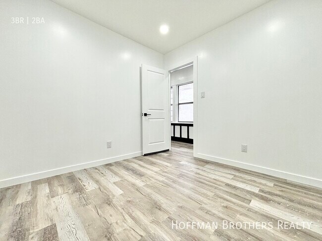 Building Photo - 1518 11th Pl