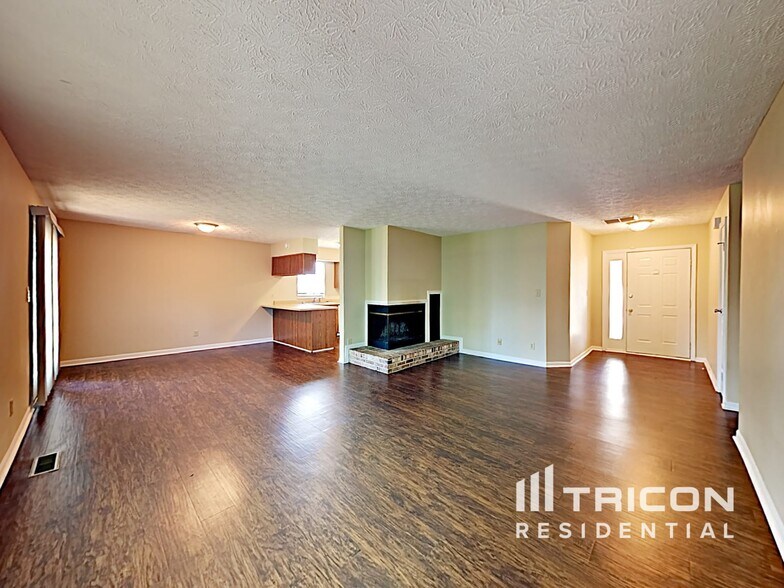 Building Photo - 7540 Crickwood Ln