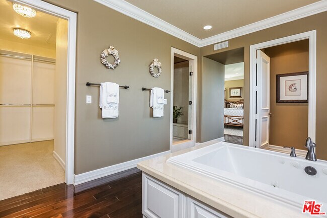 Building Photo - 7391 W Coastal View Dr