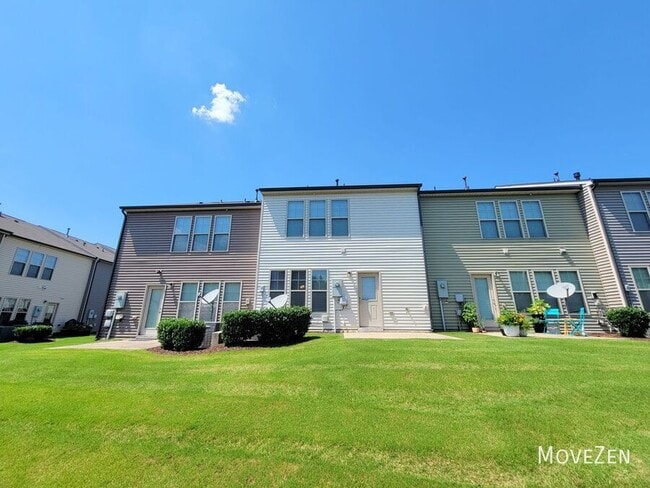 Building Photo - 104 Brier Crossings Loop
