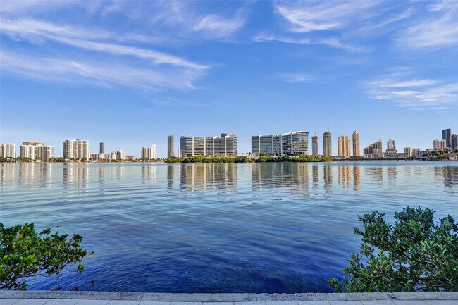 Building Photo - 3105 NE 184th St