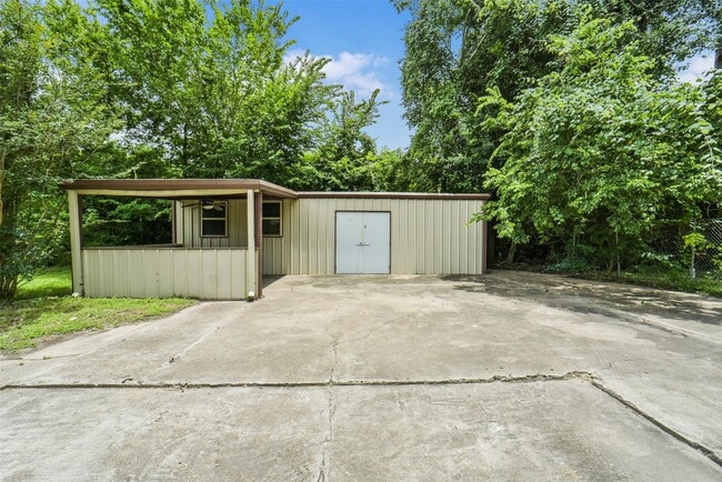 Building Photo - 11023 Forrest Valley Dr