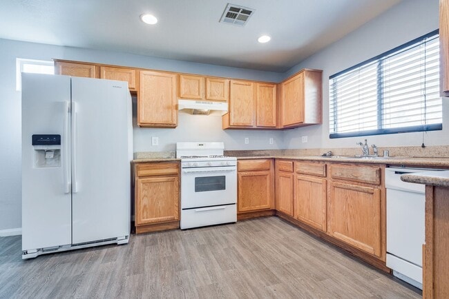 Building Photo - 5225 Shreve Ave