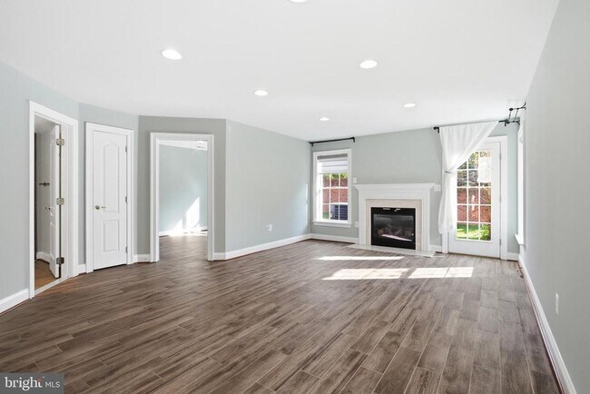 Building Photo - 6411 Velliety Ln