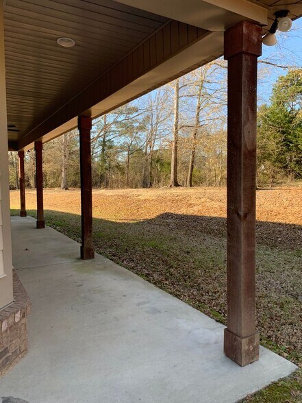 Building Photo - 421 Stanfield Dr