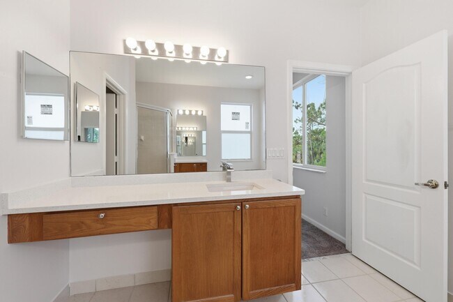 Building Photo - 5601 Spanish River Rd