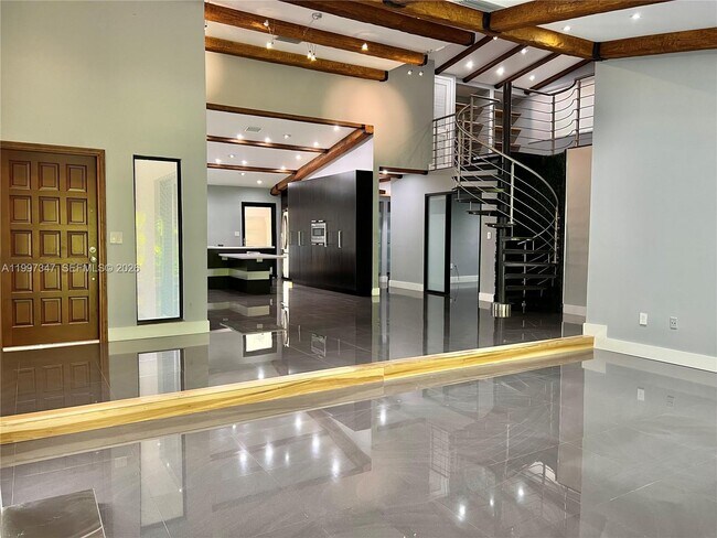 Building Photo - 9331 NW 48th Doral Terrace