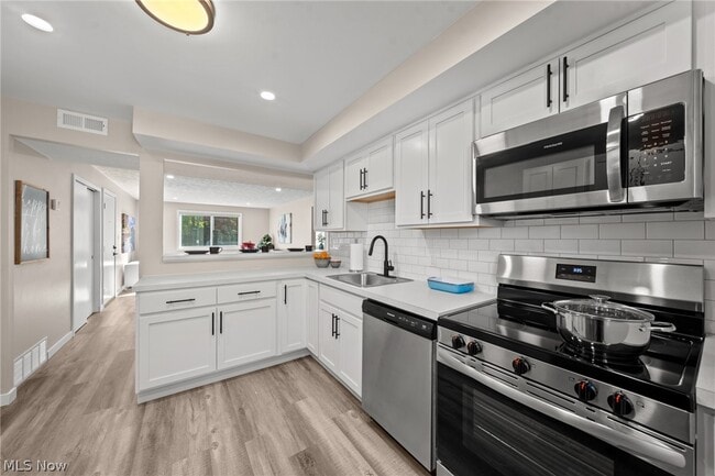 Building Photo - 21045 Southbend Cir