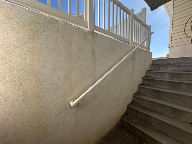 Building Photo - Freshly Painted, New Carpet Throughout - Home For Rent In Springville!!!
