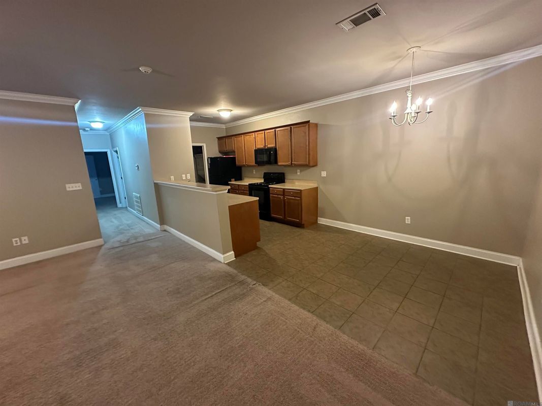 Building Photo - 900 Dean Lee Dr