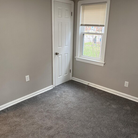 Building Photo - 25731 Forestview Ave