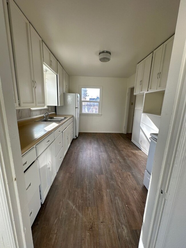 Building Photo - 2314 Vine Ave