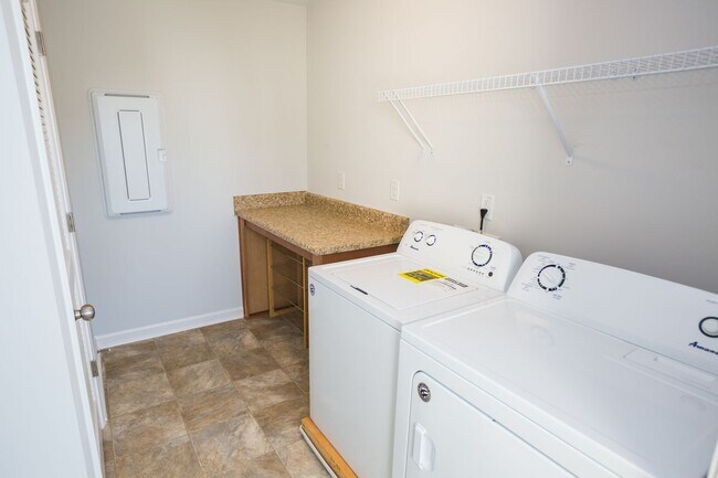 Building Photo - 112 Raphael Pl