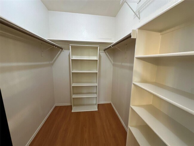 Building Photo - 1603 Azalea Dr