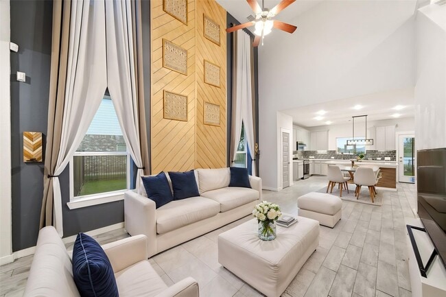 Building Photo - 2705 Bernadino Dr