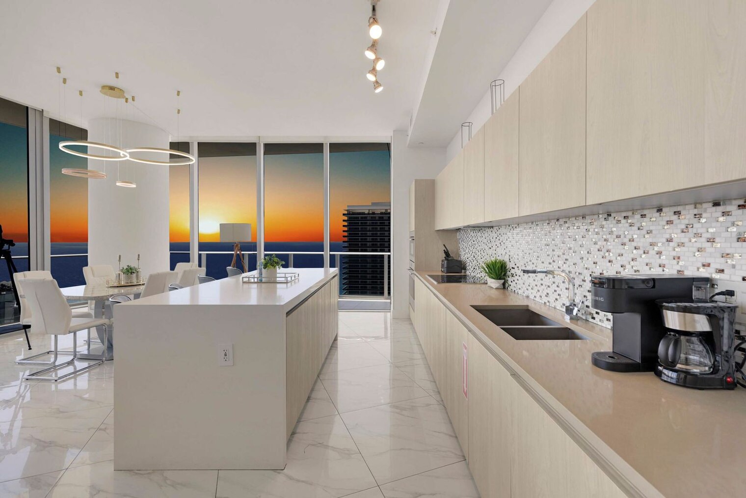 Building Photo - 4111 S Ocean Dr