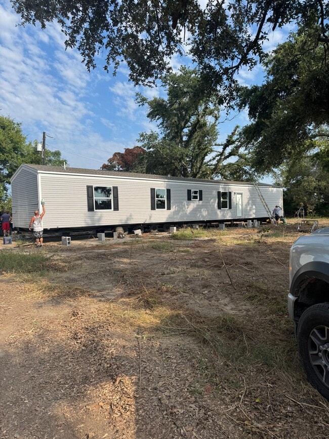 Building Photo - 38 Del Rio Rd