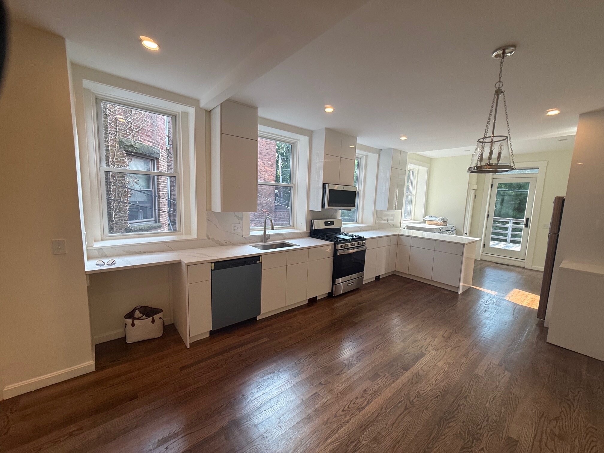Building Photo - 1726 Beacon St