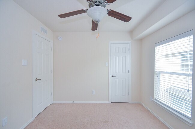 Building Photo - 24542 Folkstone Cir