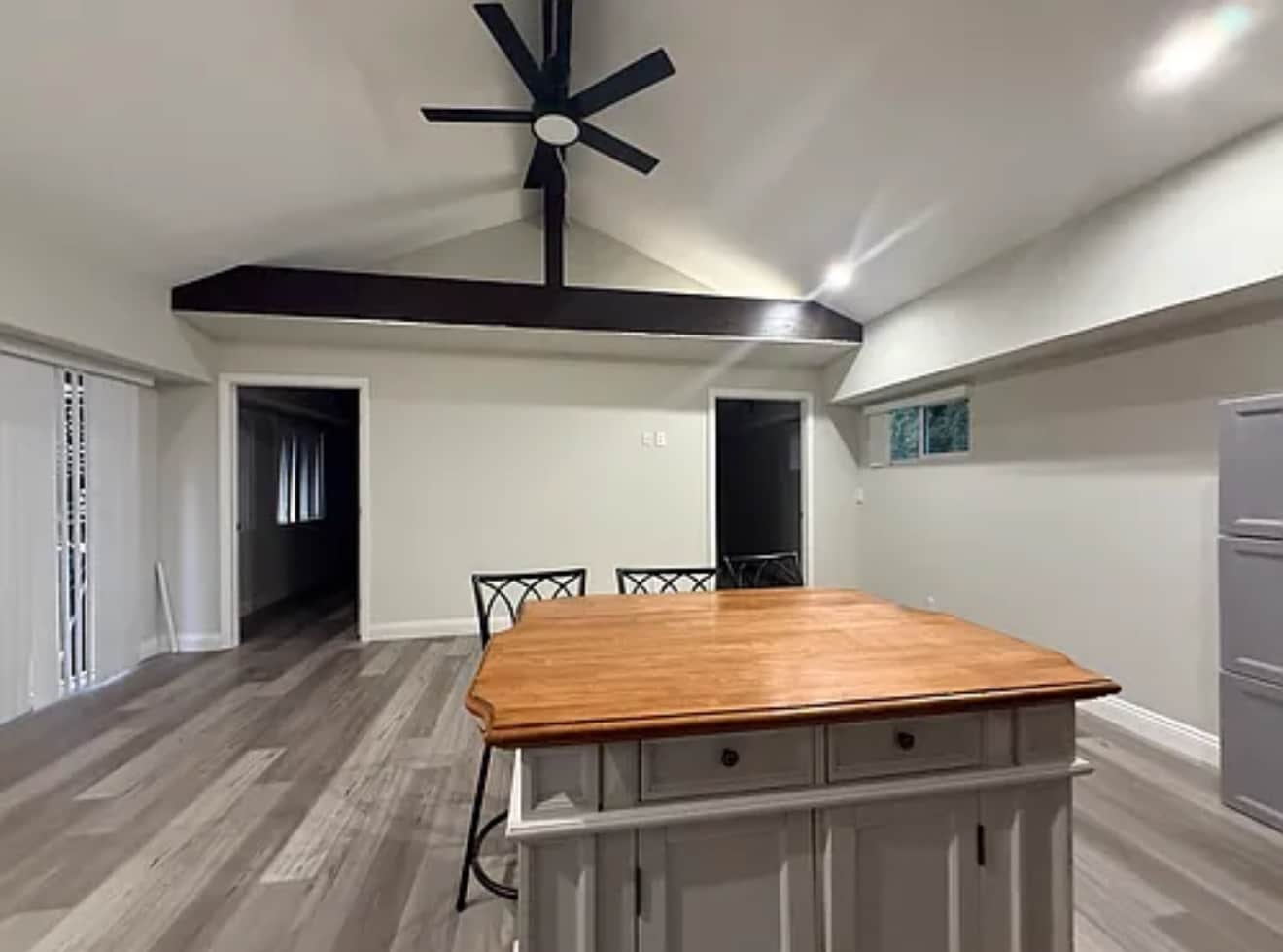 Building Photo - 681 Kenwood St