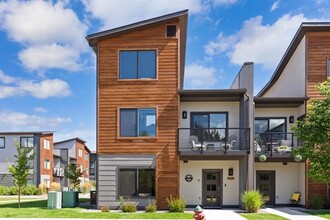 Building Photo - 258 Blackberry Loop