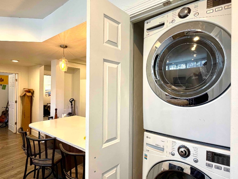 Building Photo - 12 Braemore Rd