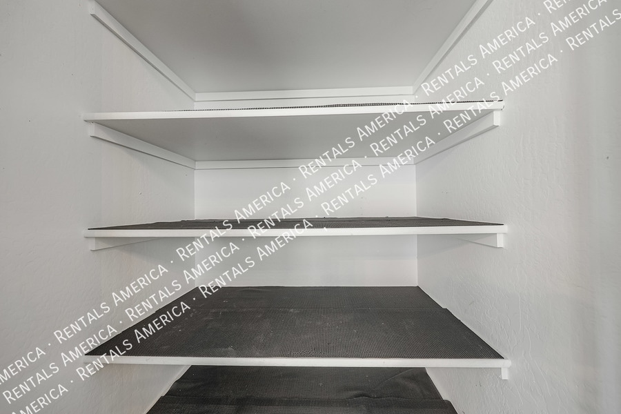 Building Photo - 2087 S Avocet St