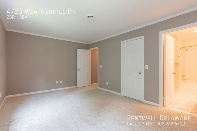 Building Photo - GORGEOUS TOWNHOME