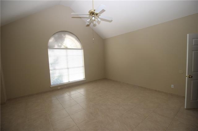 Building Photo - 3845 Gillespie Dr