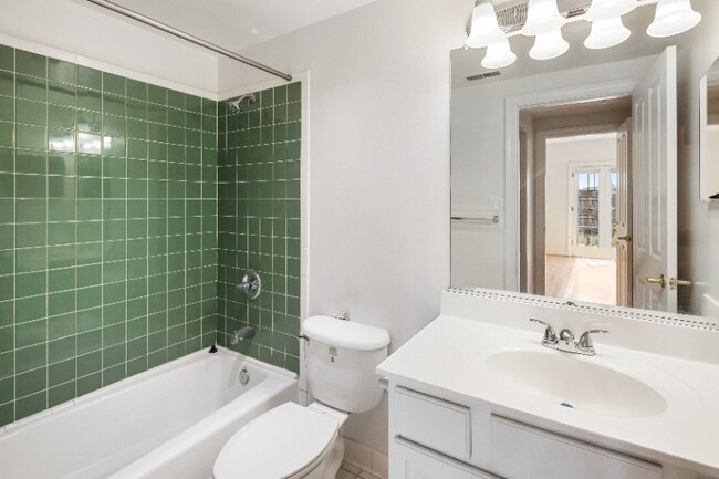 Building Photo - 1820 Lancaster St