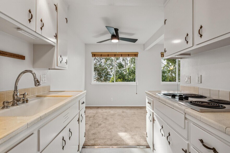 Building Photo - 2073 Key Blvd