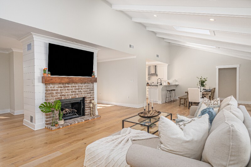 Building Photo - 10 Howley Ln