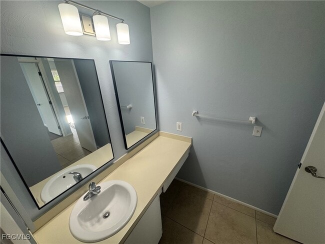 Building Photo - 13115 Feather Sound Dr