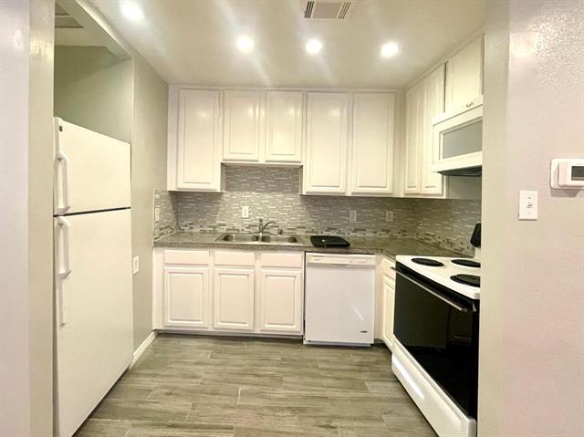 Building Photo - 307 E Mitchell St