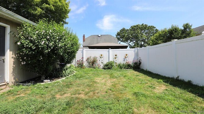 Building Photo - 35 Coolridge Rd