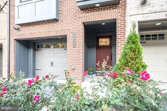 Building Photo - 5509 Valmarana Way