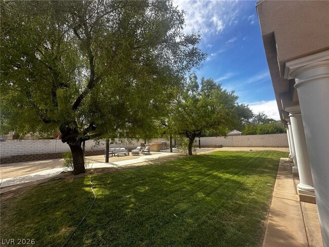 Building Photo - 8623 Golden Canyon Rd