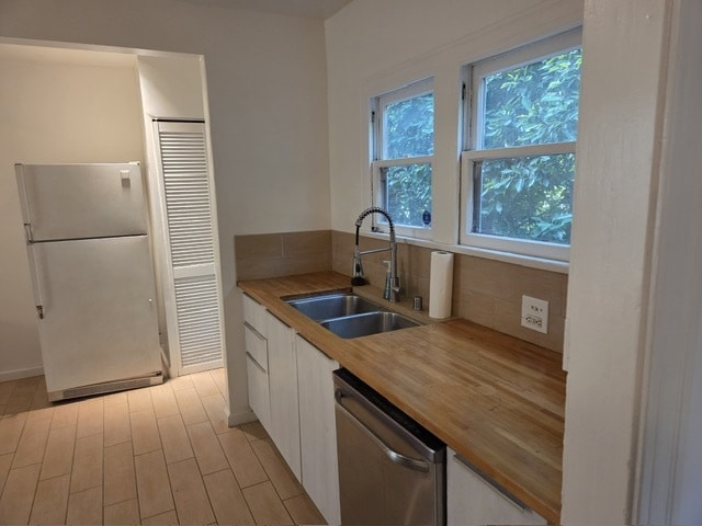 Kitchen - 1009 Havenhurst Dr