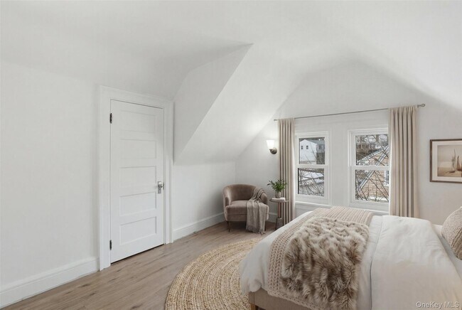 Building Photo - 25 Midland Ave