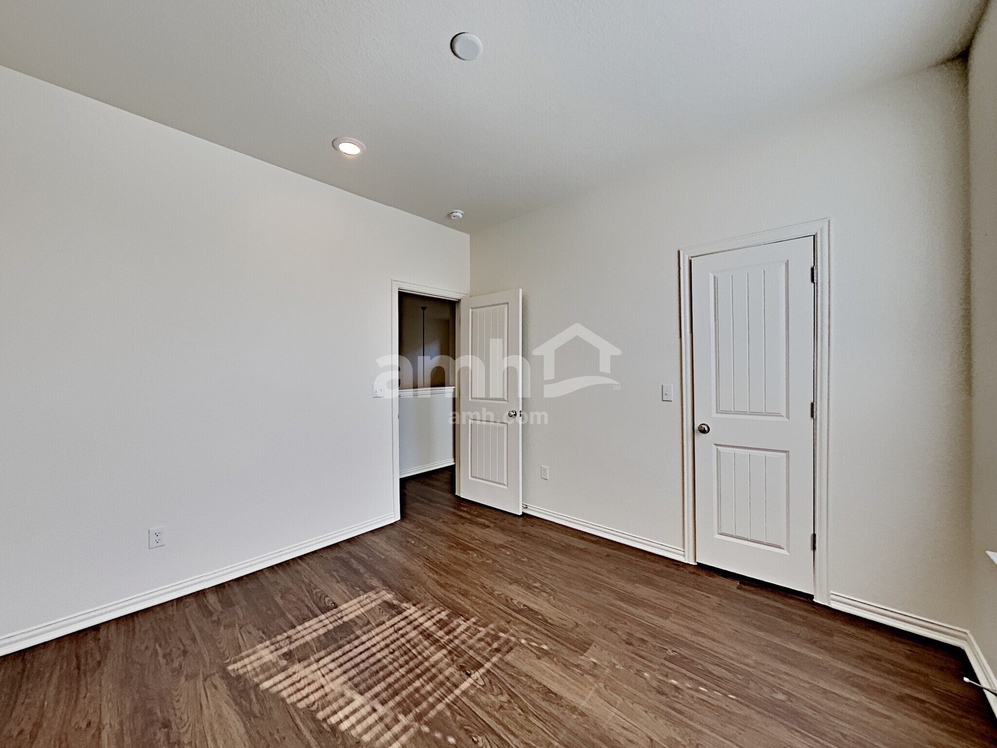 Building Photo - 2721 Meadowood Heights